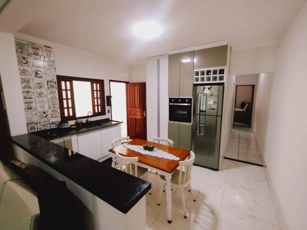 Casa, 3 quartos, 239 m² - Foto 3