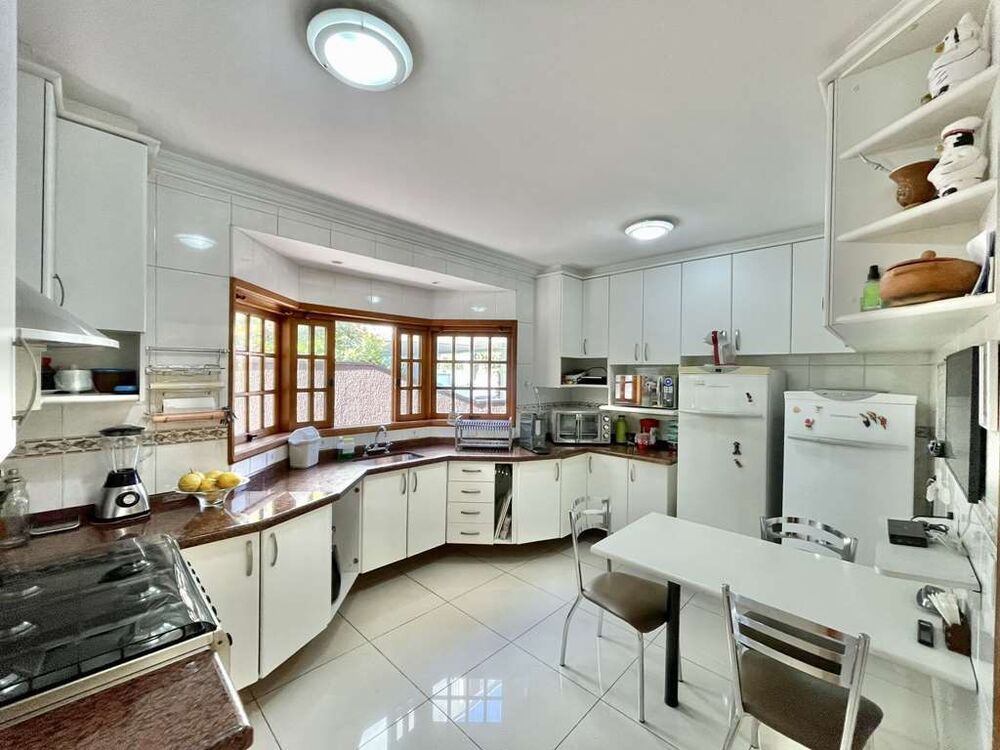Casa de Condomínio à venda com 3 quartos, 318m² - Foto 5