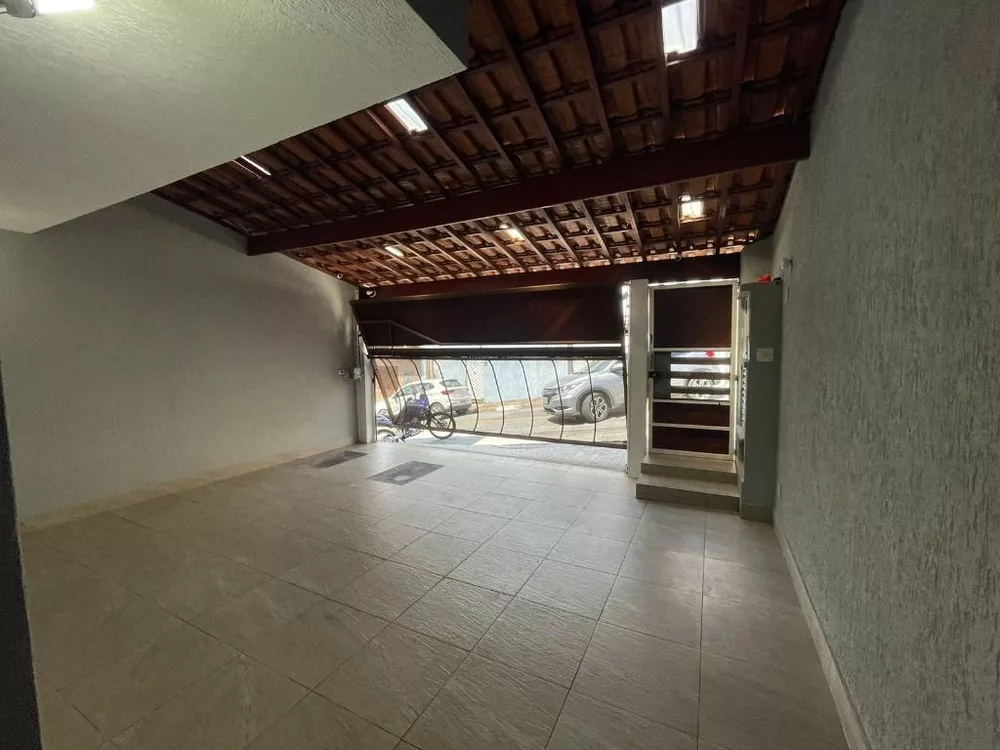 Casa à venda com 2 quartos, 187m² - Foto 2