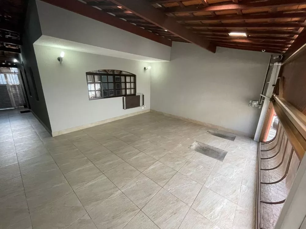 Casa à venda com 2 quartos, 187m² - Foto 1