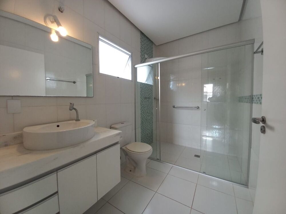 Casa de Condomínio à venda e aluguel com 4 quartos, 300m² - Foto 1