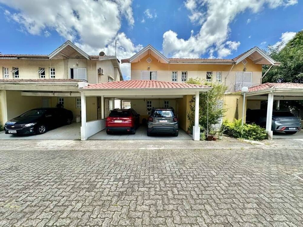 Casa de Condomínio à venda com 3 quartos, 209m² - Foto 1