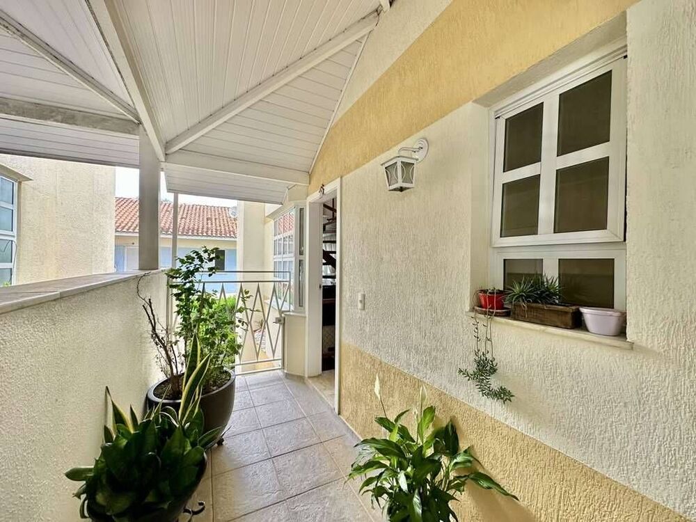 Casa de Condomínio à venda com 3 quartos, 209m² - Foto 3