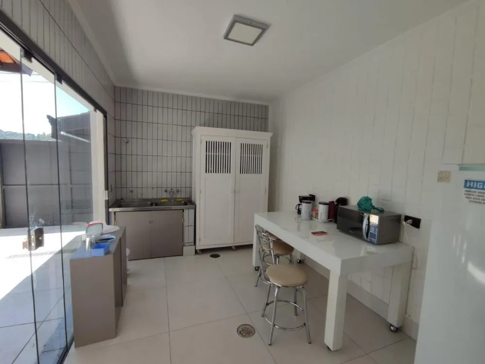 Casa, 3 quartos, 200 m² - Foto 10
