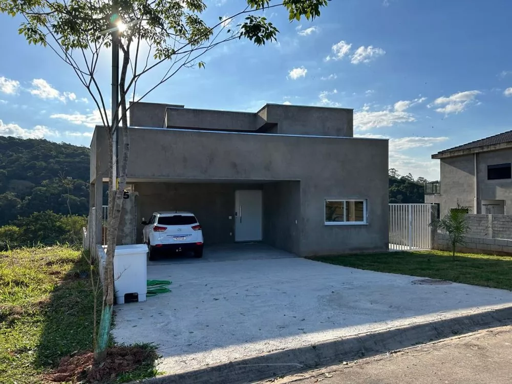 Casa de Condomínio à venda com 3 quartos, 242m² - Foto 2