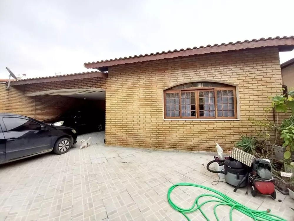 Casa à venda com 3 quartos, 265m² - Foto 2