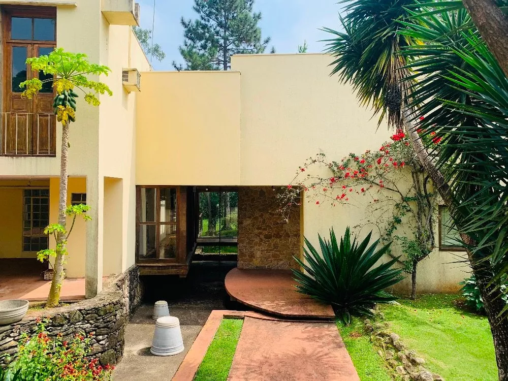 Casa à venda e aluguel com 3 quartos, 256m² - Foto 4