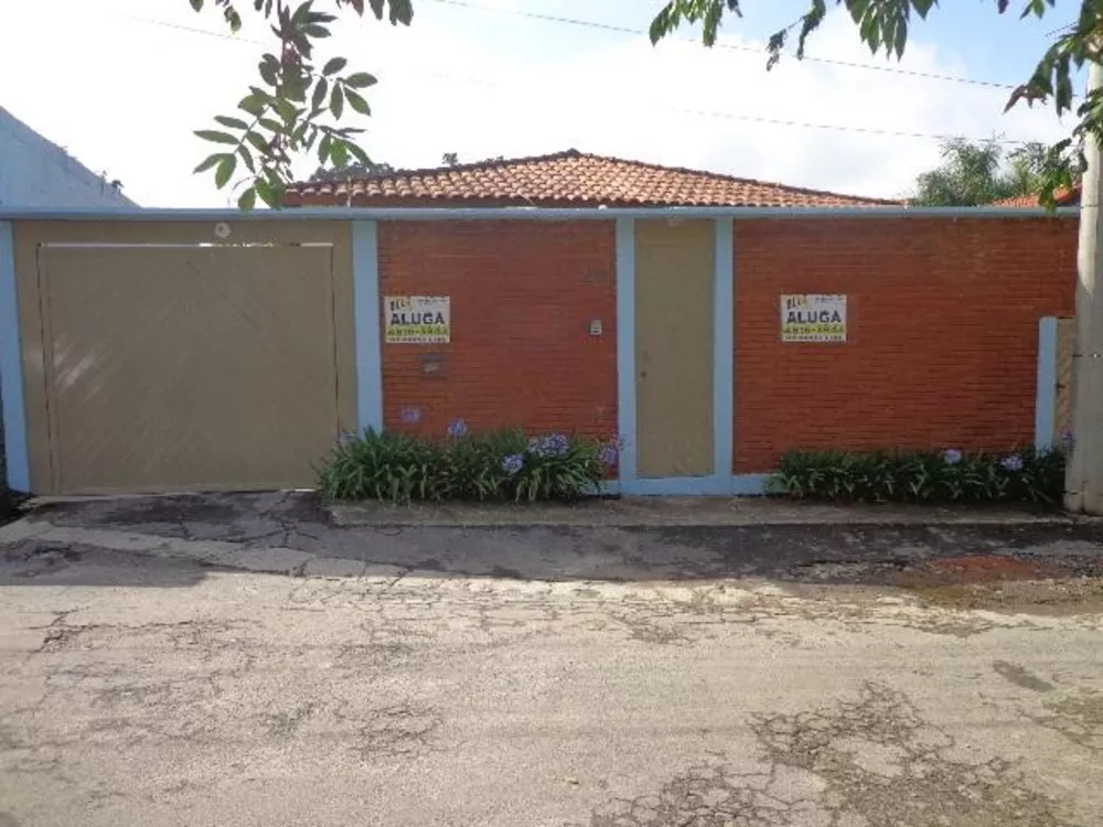 Casa à venda com 3 quartos, 230m² - Foto 2