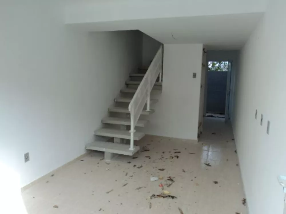 Casa de Condomínio para alugar com 2 quartos, 50m² - Foto 4