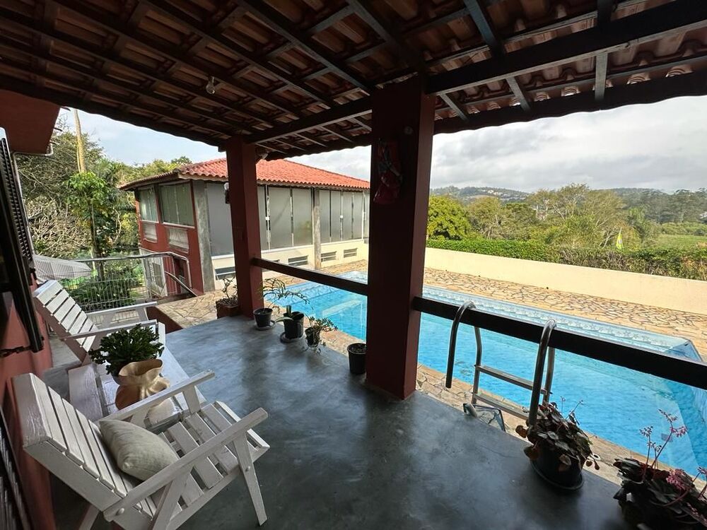 Chácara à venda com 4 quartos, 1700m² - Foto 1