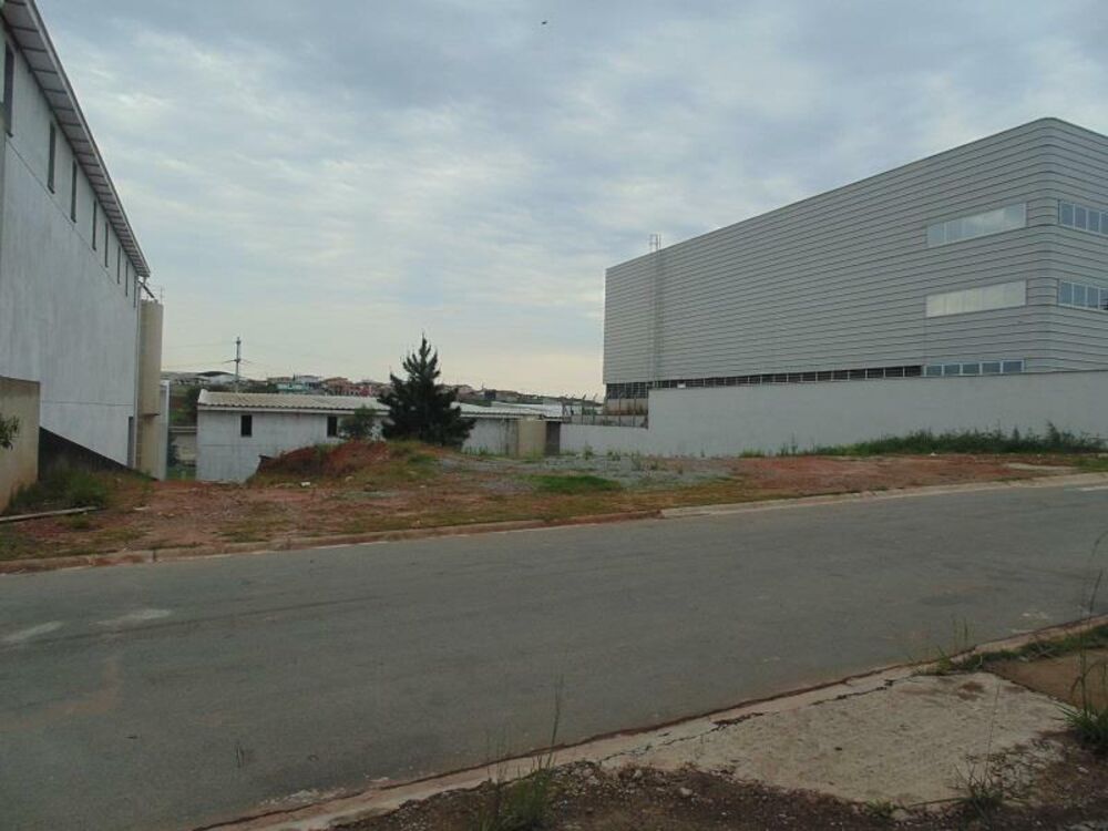 Loteamento e Condomínio, 1350 m² - Foto 1