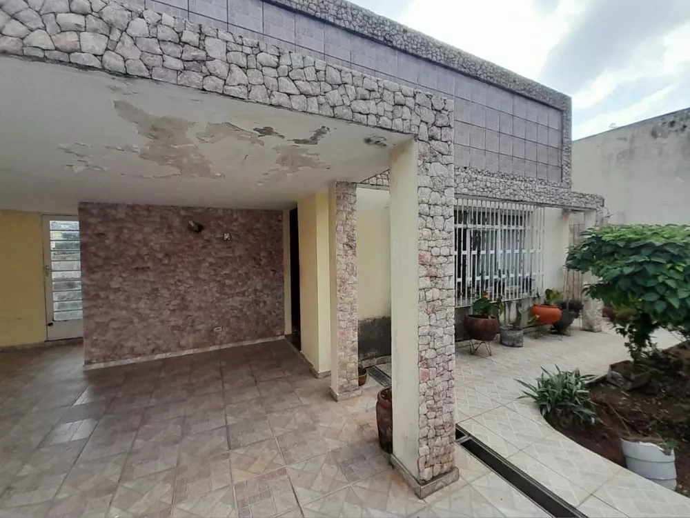 Casa à venda e aluguel com 3 quartos, 135m² - Foto 1