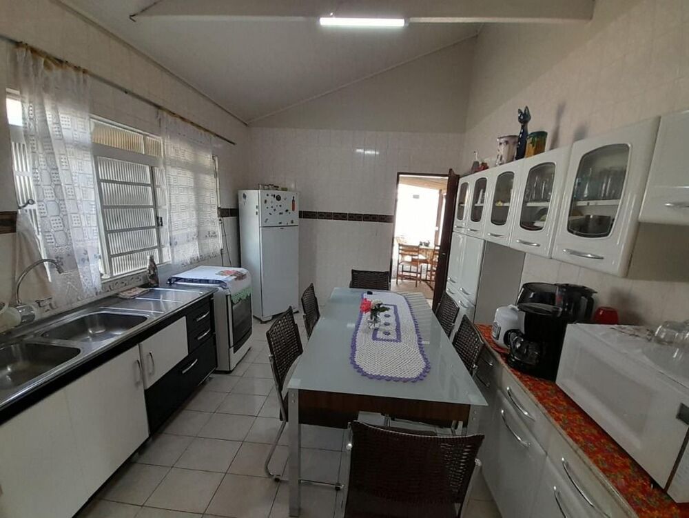 Casa, 3 quartos, 262 m² - Foto 1