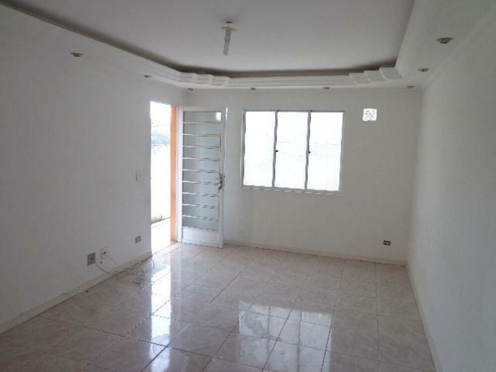 Casa à venda com 2 quartos, 70m² - Foto 4