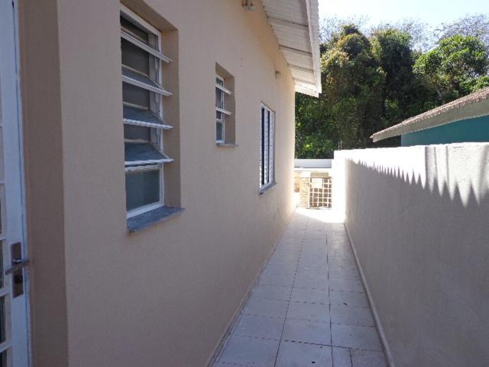 Casa à venda com 2 quartos, 70m² - Foto 12