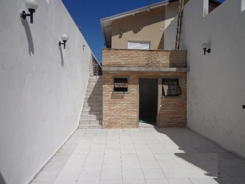 Casa à venda com 2 quartos, 70m² - Foto 20