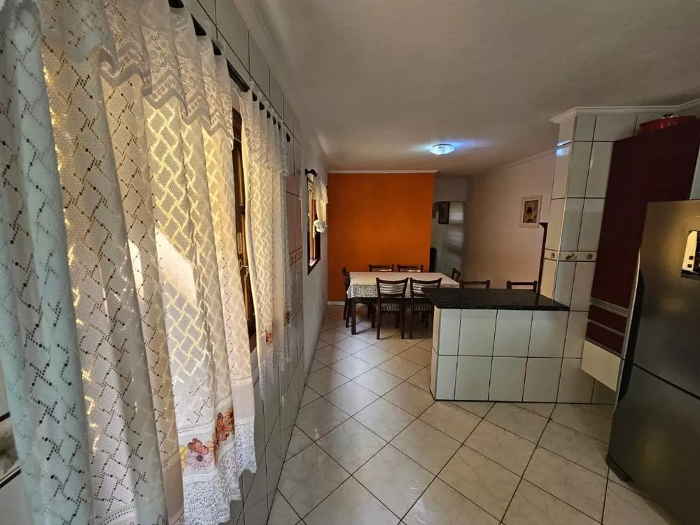 Casa à venda com 3 quartos, 177m² - Foto 5