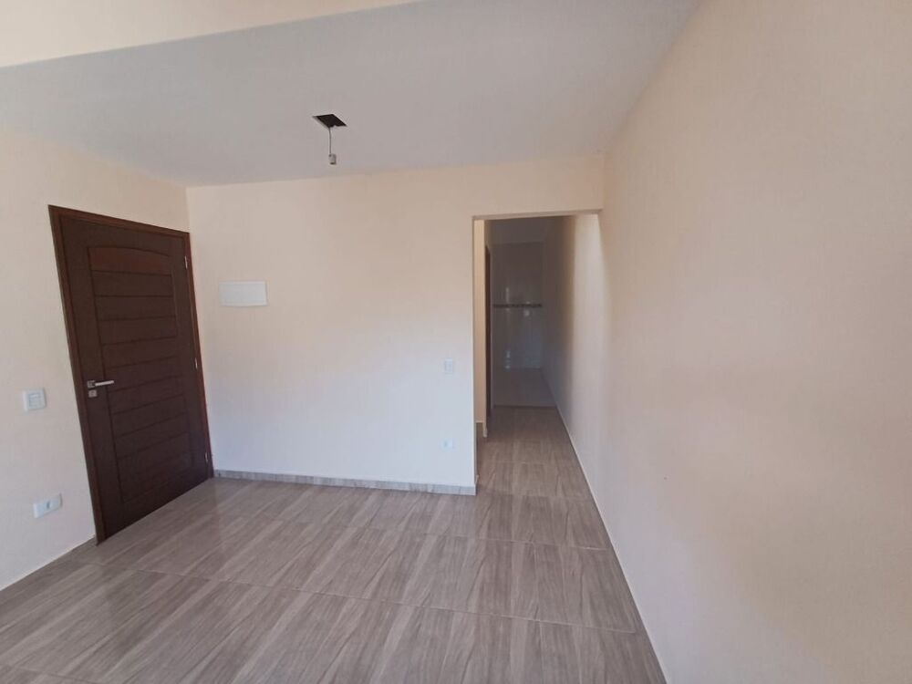 Casa à venda com 2 quartos, 71m² - Foto 4