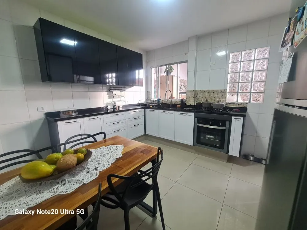 Casa, 3 quartos, 250 m² - Foto 2