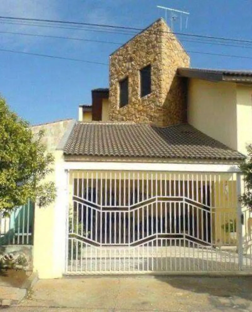 Casa, 3 quartos, 250 m² - Foto 1