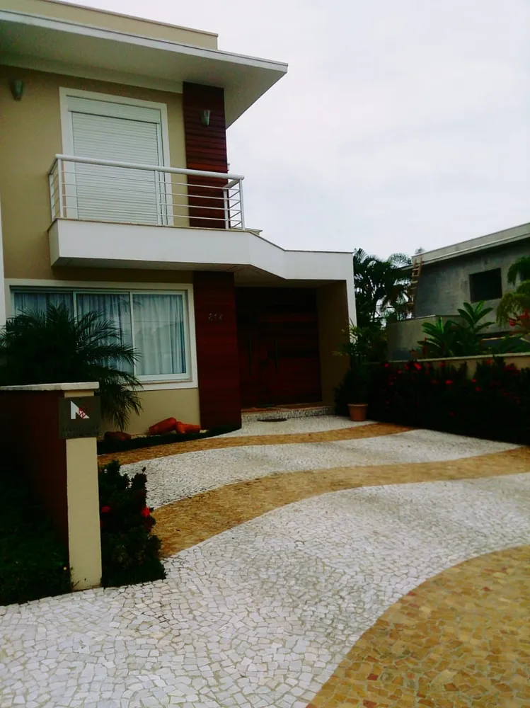 Casa, 3 quartos, 294 m² - Foto 1