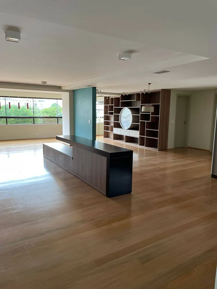 Apartamento, 3 quartos, 200 m² - Foto 1