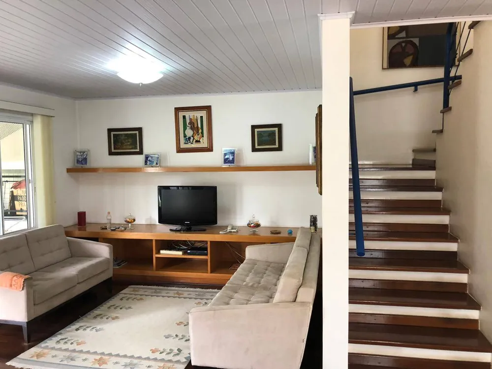 Casa, 3 quartos, 229 m² - Foto 1
