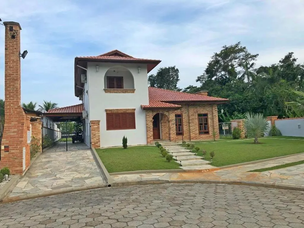 Casa, 4 quartos, 588 m² - Foto 1