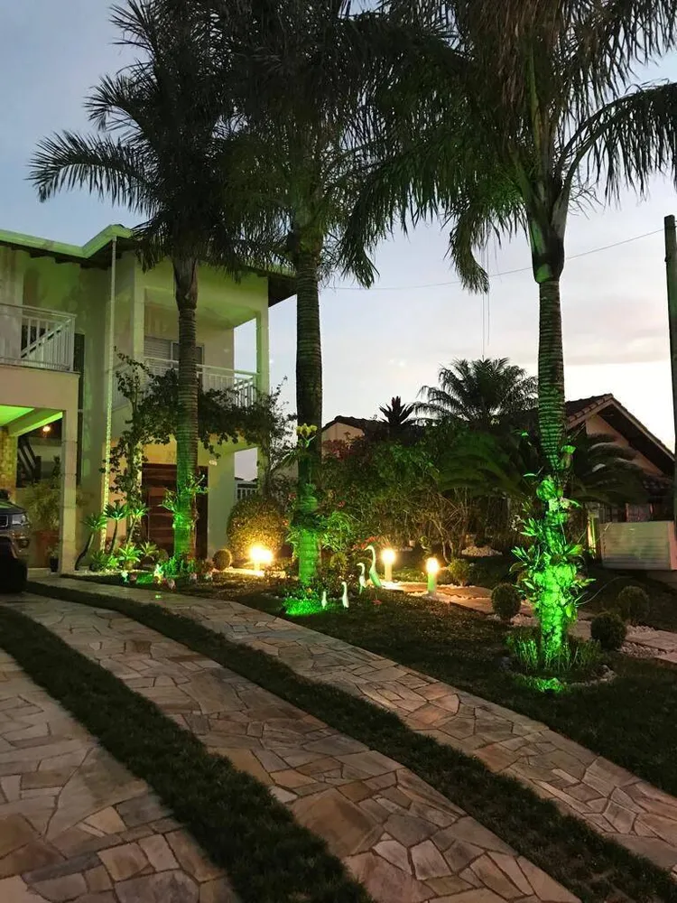 Casa, 5 quartos, 320 m² - Foto 1