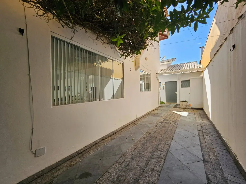 Casa, 4 quartos, 202 m² - Foto 2