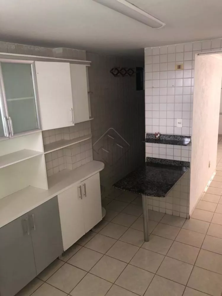 Casa à venda com 3 quartos, 184m² - Foto 2