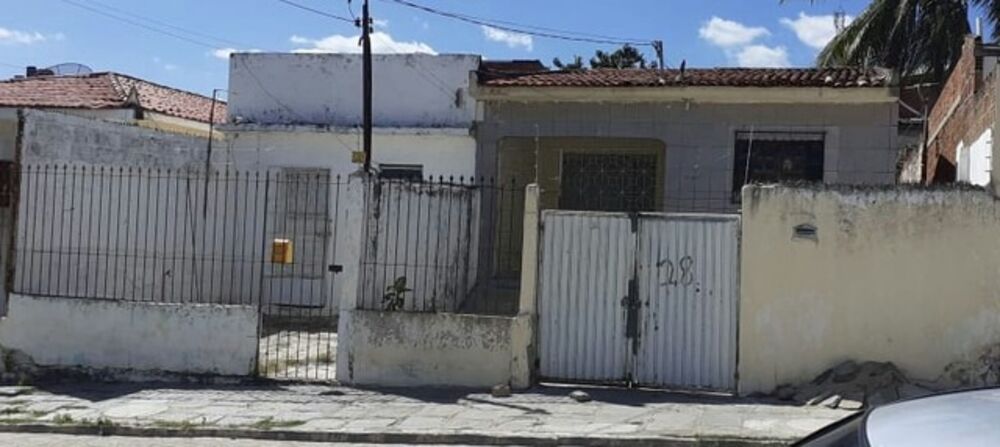 Casa à venda com 3 quartos, 200m² - Foto 1