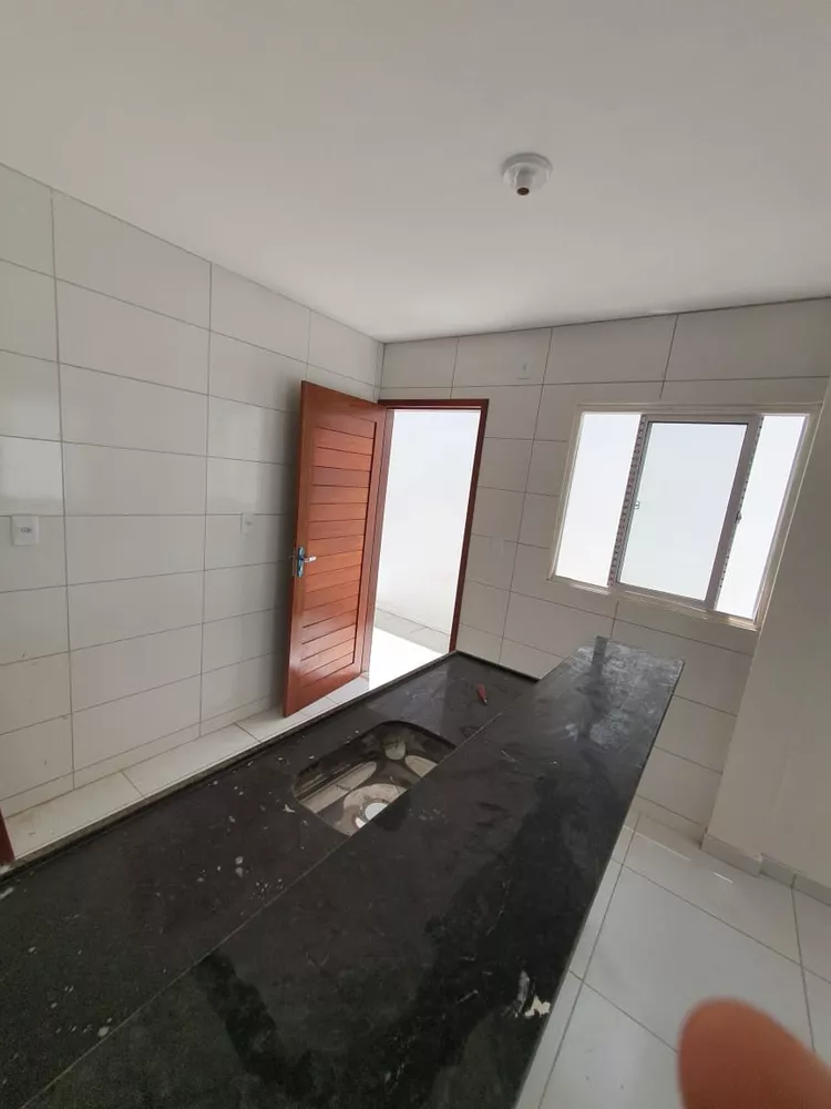 Casa à venda com 2 quartos, 45m² - Foto 3