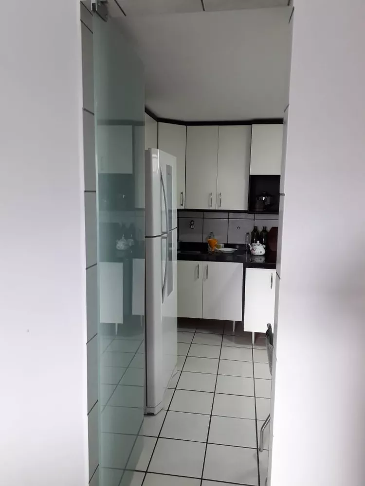 Apartamento à venda com 3 quartos, 87m² - Foto 4