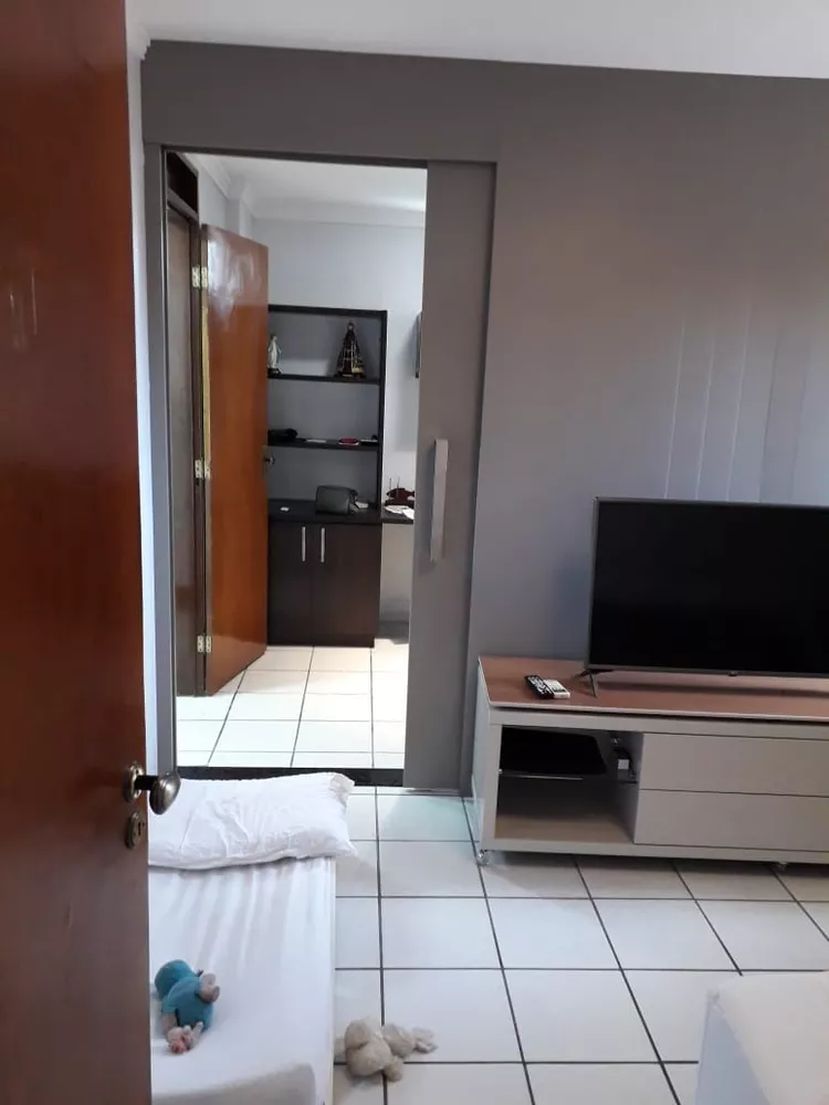 Apartamento à venda com 3 quartos, 87m² - Foto 2