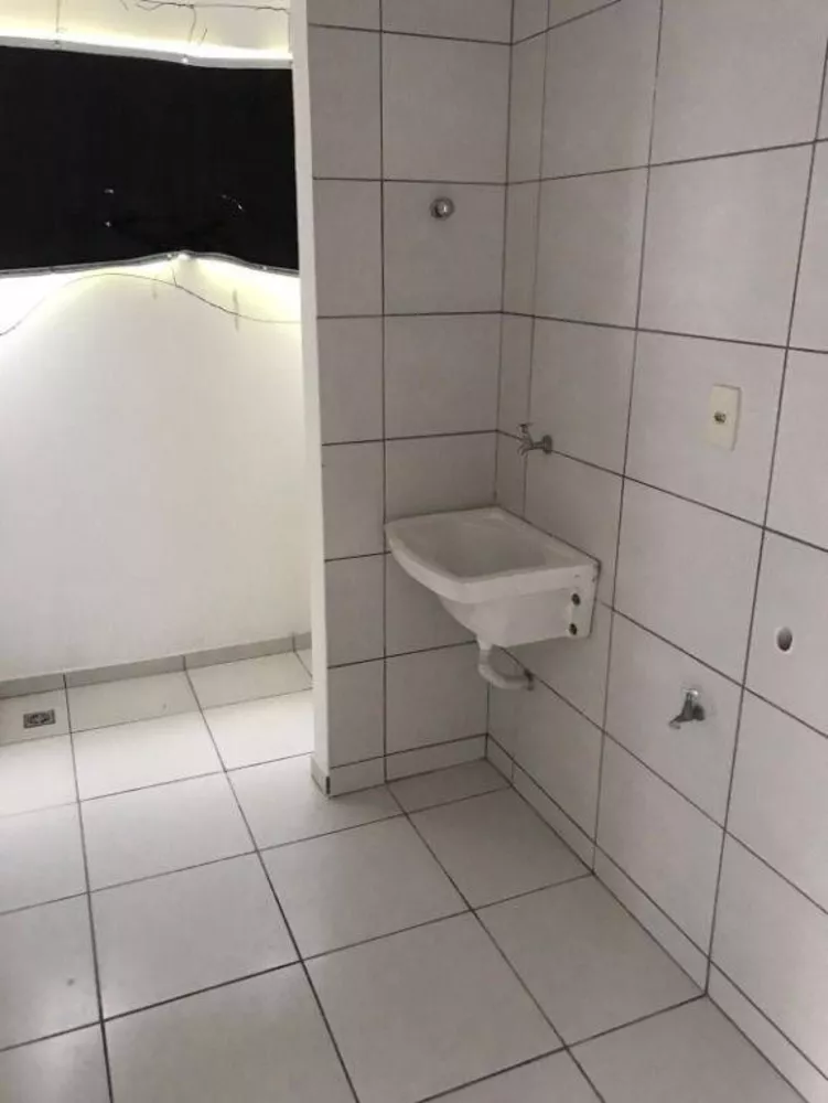 Apartamento à venda com 3 quartos, 175m² - Foto 2