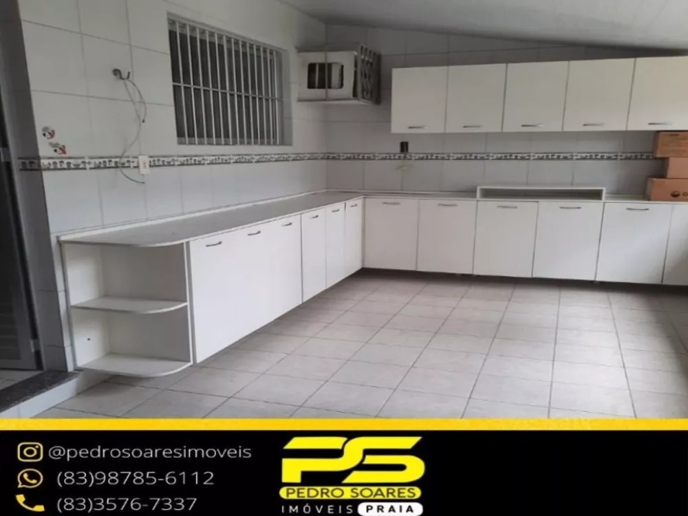 Casa de Condomínio à venda com 4 quartos, 240m² - Foto 2