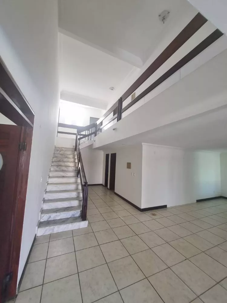 Casa para alugar com 12 quartos, 385m² - Foto 3