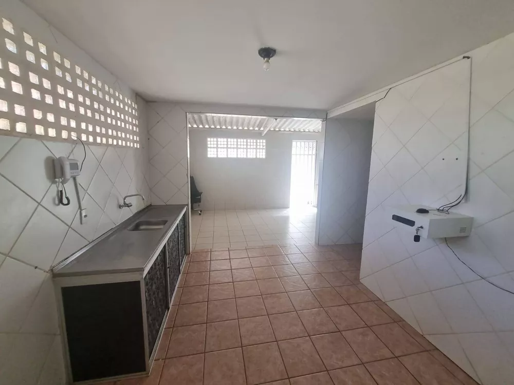 Casa para alugar com 12 quartos, 385m² - Foto 2