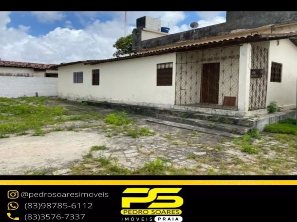 Casa de Condomínio à venda com 4 quartos, 300m² - Foto 2