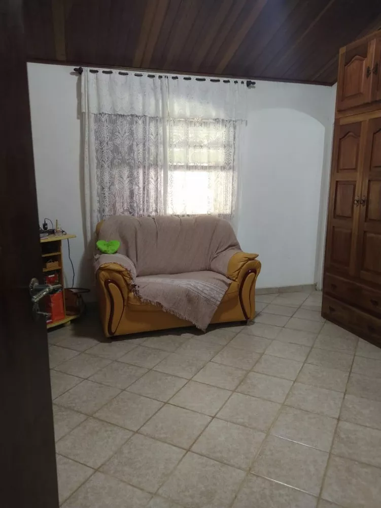 Chácara à venda com 4 quartos, 600m² - Foto 2