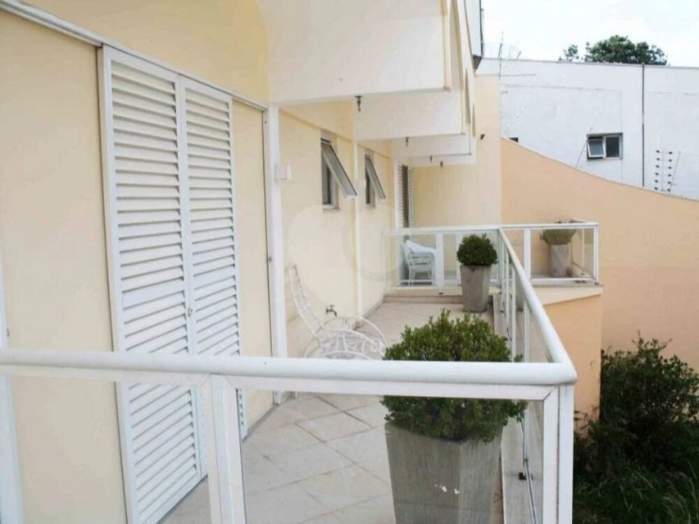 Sobrado, 3 quartos, 682 m² - Foto 2