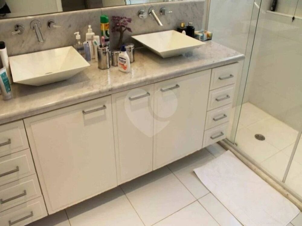 Sobrado, 3 quartos, 682 m² - Foto 1