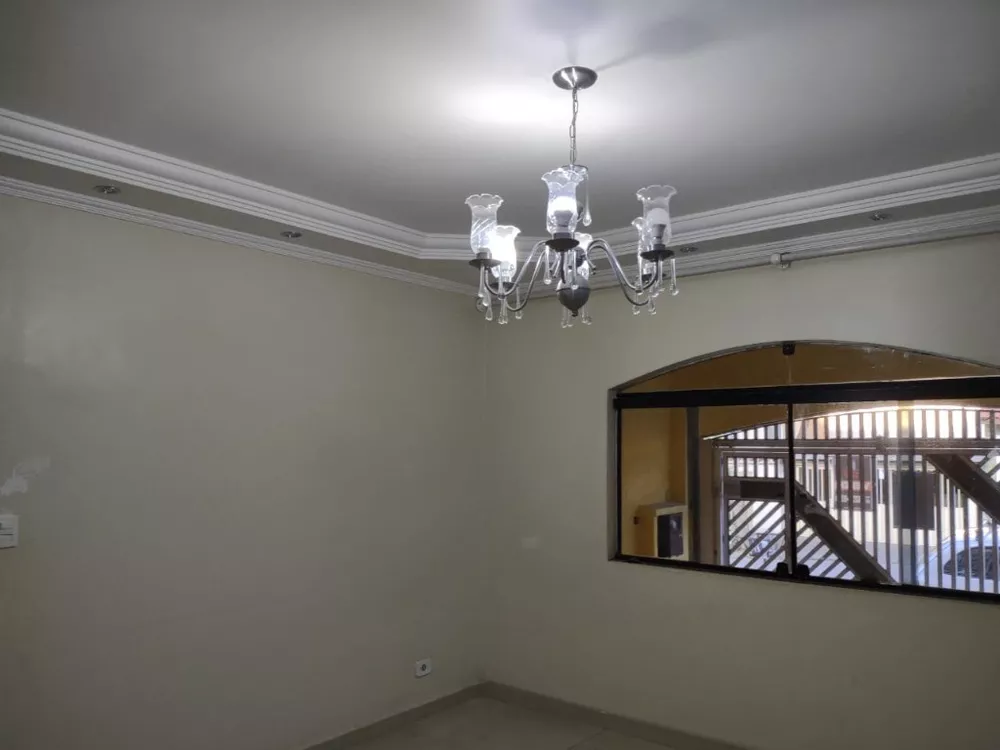 Sobrado à venda com 3 quartos, 260m² - Foto 1