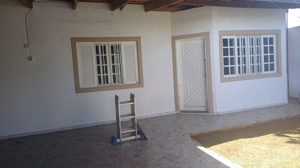 Casa para alugar com 3 quartos, 250m² - Foto 1