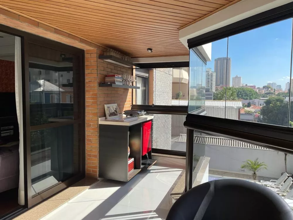 Apartamento à venda com 4 quartos, 208m² - Foto 1