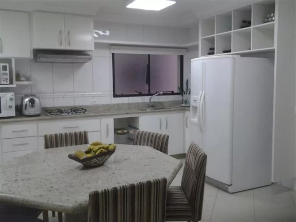 Apartamento à venda com 4 quartos, 250m² - Foto 1