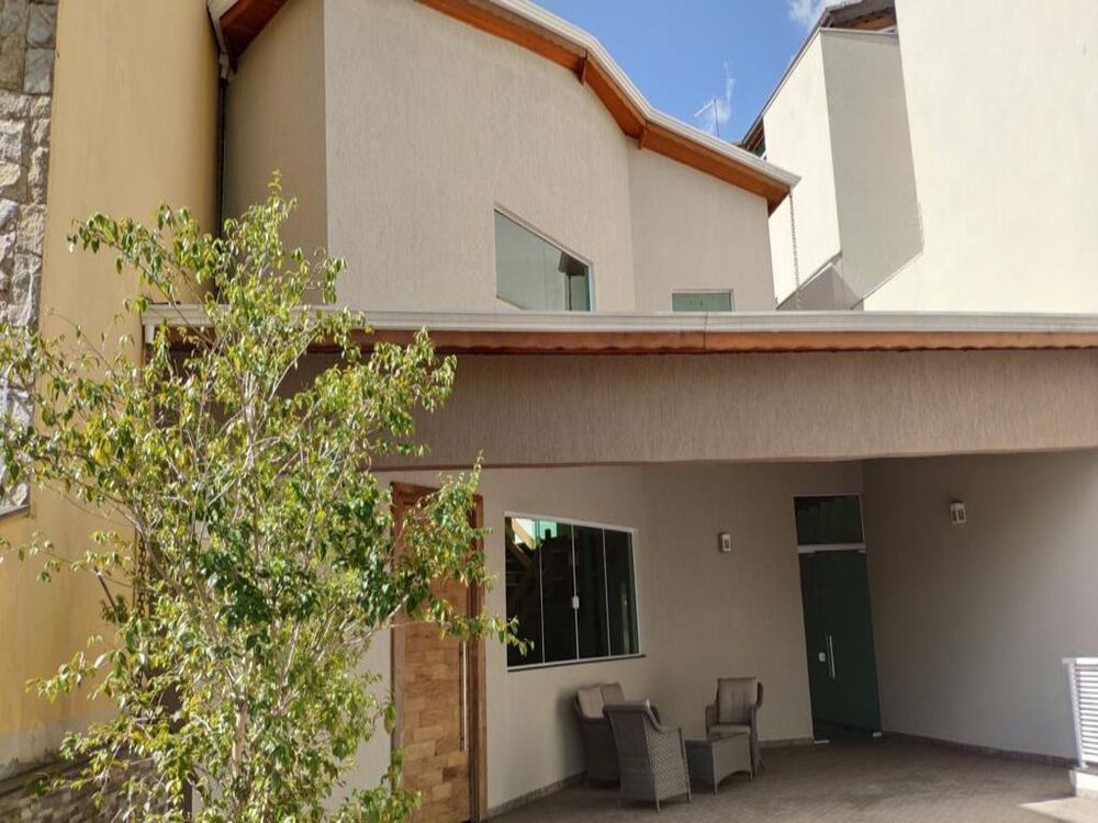 Sobrado, 3 quartos, 215 m² - Foto 1