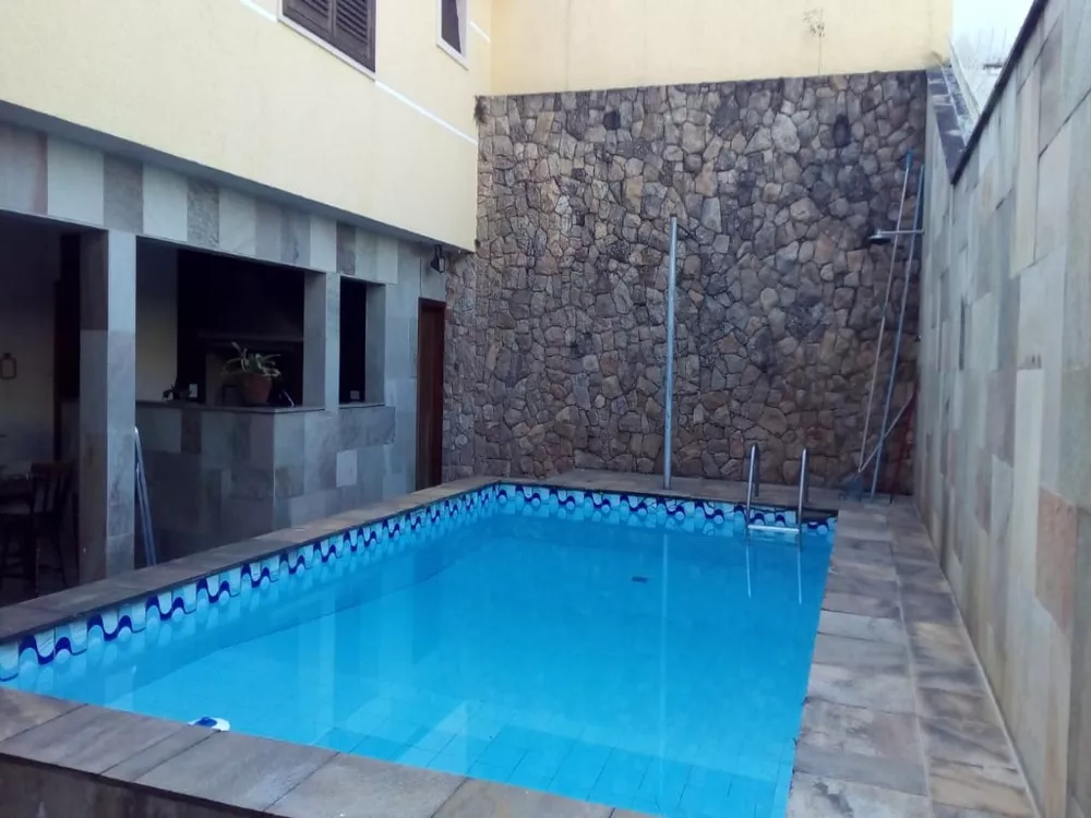 Sobrado à venda com 6 quartos, 500m² - Foto 1