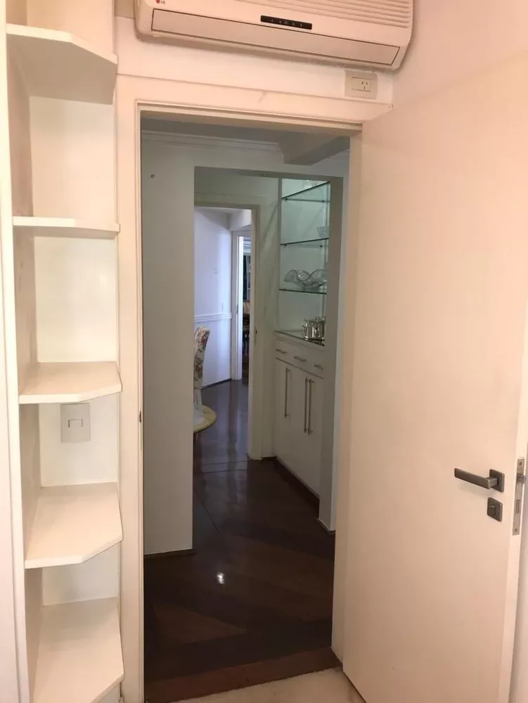 Apartamento à venda e aluguel com 3 quartos, 160m² - Foto 4